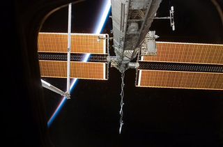 Illustration for article titled Behold the Tragic Beauty of the International Space Station